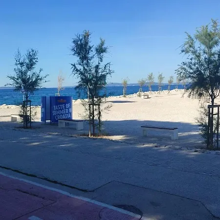 Tiki With Big Terrace Апартаменты Сплит