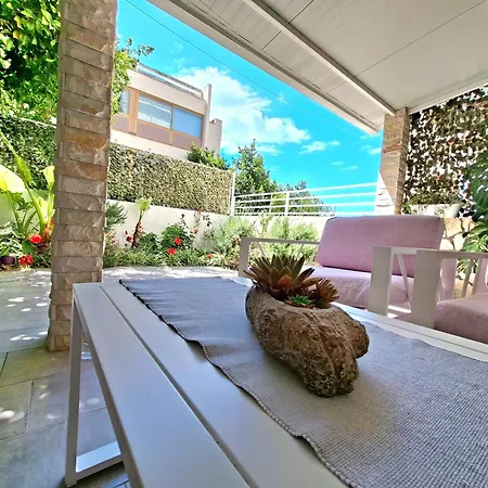 Tiki With A Large Terrace شقة *